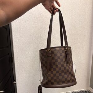Louis Vuitton Damier Ebene Marais Bucket Bag – Great Condition